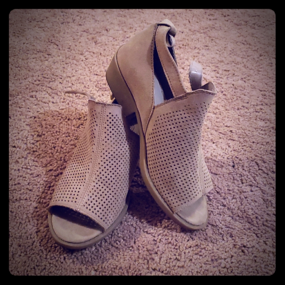 Kids dress wedges